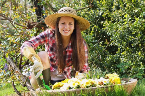 Garden maintenance work with waste removal arrangements